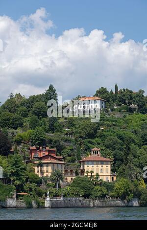 Maisons au bord du lac, Verbania-Pallanza, Lac majeur, Piémont, Italie Banque D'Images