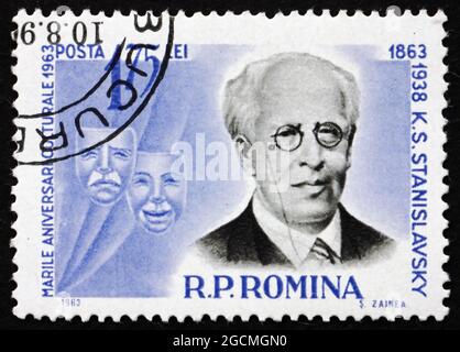 ROUMANIE - VERS 1963 : un timbre imprimé en Roumanie montre Konstantin Stanislavski, acteur et producteur, vers 1963 Banque D'Images