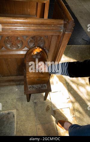 Boîte de collecte, Yelverton Church Norfolk Banque D'Images