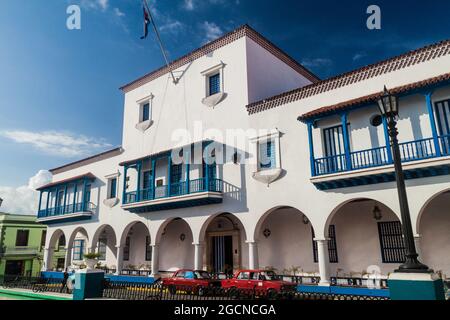 SANTIAGO DE CUBA, CUBA - 31 JANVIER 2016 : Hôtel de ville d'Ayuntamiento à Santiago de Cuba, Cuba Banque D'Images