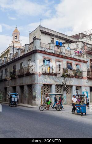LA HAVANE, CUBA - 20 FÉVRIER 2016 : bâtiment délabré dans le centre de la Havane Banque D'Images