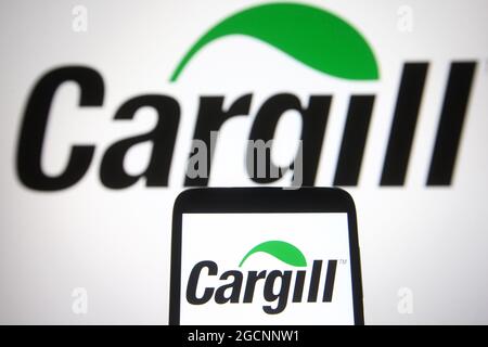 Ukraine. 9 août 2021. Sur cette photo, un logo Cargill apparaît sur un smartphone et un écran de pc. (Credit image: © Pavlo Gonchar/SOPA Images via ZUMA Press Wire) Banque D'Images