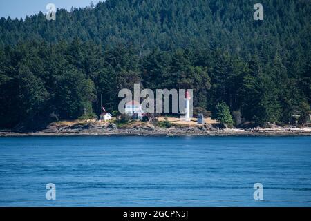 Phare Active Pass sur l'île Mayne, Colombie-Britannique, Canada Banque D'Images