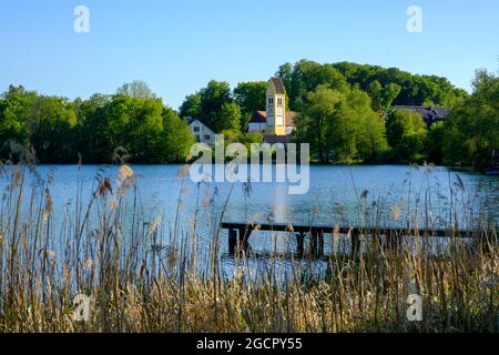 Wesslinger See, ancienne église paroissiale de Wessling, Fuenfseenland, région des cinq lacs, haute-Bavière, Bavière, Allemagne Banque D'Images