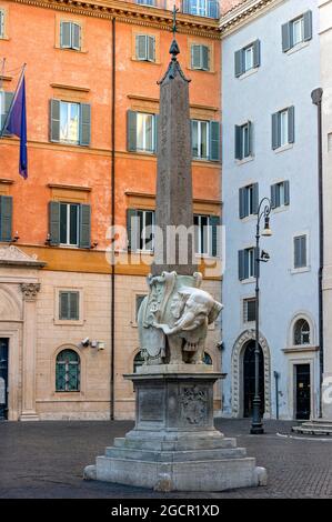 Pulcino della Minerva, Eléphant à Obélisque par Bernini, Piazza della Minerva, Rome, Latium, Italie Banque D'Images