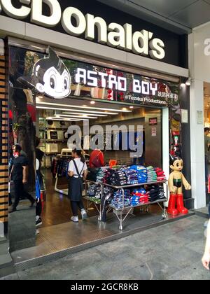 Le magasin Astro Boy à Beijing Road à Guangzhou a rempli de touristes. Banque D'Images