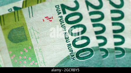 Gros plan des billets indonésiens. Rupih est la monnaie indonésienne. Voici un tas de 20000 rupias. L'argent de l'indonésie. Le rupiah indonésien a très Banque D'Images