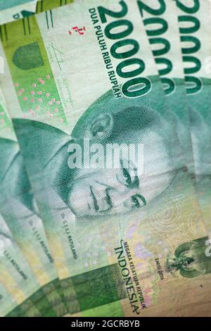 Gros plan des billets indonésiens. Rupih est la monnaie indonésienne. Voici un tas de 20000 rupias. L'argent de l'indonésie. Le rupiah indonésien a très Banque D'Images