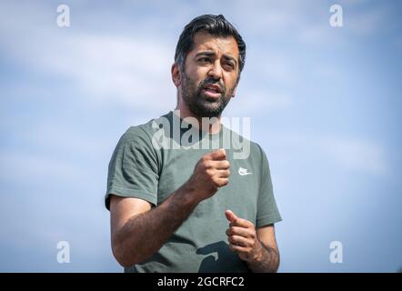 Photo du dossier datée du 19/07/21 du secrétaire à la Santé, Humza Yousaf, comme lui et son épouse Nadia El-Nakla, ont entamé des poursuites judiciaires contre une pépinière qu'ils allèguent avoir fait preuve de discrimination à l'égard de leur fille en lui refusant une place. Date de publication : le mardi 10 août 2021. Banque D'Images