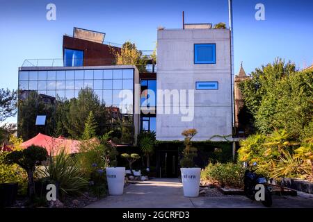 Cet hôtel de luxe Viura se trouve dans le village de Villabuena de Alava, au centre de la région viticole de Rioja. Espagne. Banque D'Images