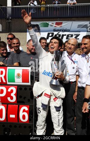 Sergio Perez (MEX) Sauber fête sa troisième position au sein de l'équipe. Grand Prix du Canada, dimanche 10 juin 2012. Montréal, Canada. Banque D'Images