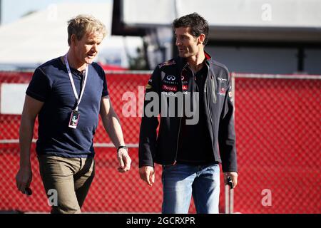 (De gauche à droite) : Gordon Ramsey (GBR) Chef de célébrité avec Mark Webber (AUS) Red Bull Racing. Grand Prix des États-Unis, dimanche 18 novembre 2012. Circuit of the Americas, Austin, Texas, États-Unis. Banque D'Images