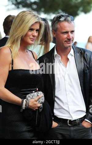 Eddie Irvine (GBR) avec Rachel Hunter (USA) au salon Amber Fashion Show. Grand Prix de Monaco, vendredi 24 mai 2013. Monte Carlo, Monaco. Banque D'Images