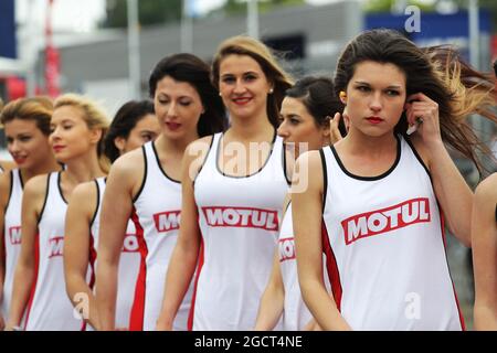 Motul filles. 24 heures du Mans, samedi 22 juin 2013. Le Mans, France. Banque D'Images