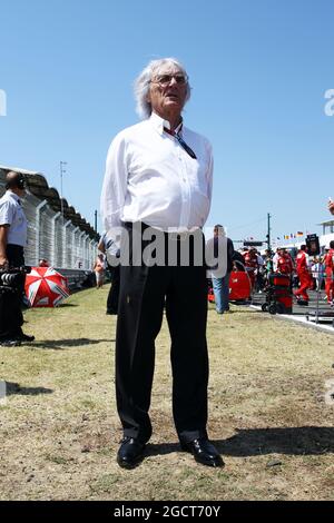 Bernie Ecclestone (GBR) PDG du groupe Formula One (FOM) sur la grille. Grand Prix de Hongrie, dimanche 28 juillet 2013. Budapest, Hongrie. Banque D'Images