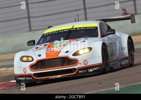 Darren Turner (GBR) / Stefan Muecke (GER) Aston Martin Vantage V8. Championnat du monde d'endurance FIA, Round 7, samedi 9 novembre 2013. Shanghai, Chine. Banque D'Images