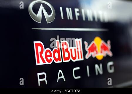 Logo Red Bull Racing. Test de Formule 1, deuxième jour, mercredi 29 janvier 2014. Jerez, Espagne. Banque D'Images