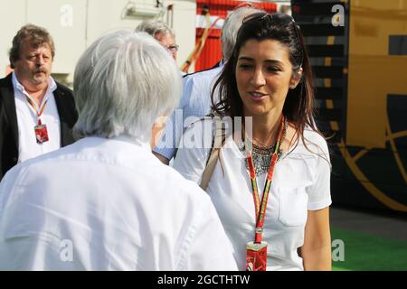 Bernie Ecclestone (GBR) avec la femme Fabiana Flosi (BRA). Grand Prix d'Espagne, samedi 10 mai 2014. Barcelone, Espagne. Banque D'Images