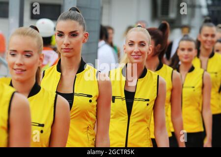 Les filles de grille sur le défilé de pilotes. Grand Prix de Hongrie, dimanche 27 juillet 2014. Budapest, Hongrie. Banque D'Images