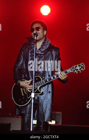 Lenny Kravitz (Etats-Unis) joue un concert dans le Parc Olympique. Grand Prix de Russie, samedi 11 octobre 2014. Sotchi Autodrom, Sotchi, Russie. Banque D'Images