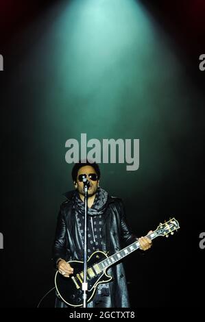 Lenny Kravitz (Etats-Unis) joue un concert dans le Parc Olympique. Grand Prix de Russie, samedi 11 octobre 2014. Sotchi Autodrom, Sotchi, Russie. Banque D'Images