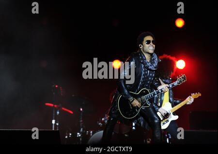 Lenny Kravitz (Etats-Unis) joue un concert dans le Parc Olympique. Grand Prix de Russie, samedi 11 octobre 2014. Sotchi Autodrom, Sotchi, Russie. Banque D'Images