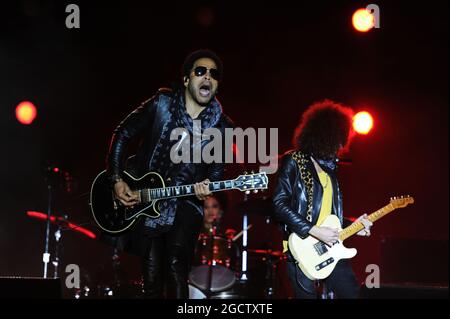 Lenny Kravitz (Etats-Unis) joue un concert dans le Parc Olympique. Grand Prix de Russie, samedi 11 octobre 2014. Sotchi Autodrom, Sotchi, Russie. Banque D'Images