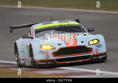 Darren Turner (GBR) / Stefan Muecke (GER) / #97 Aston Martin Vantage V8. Championnat du monde d'endurance FIA, Round 6, vendredi 31 octobre 2014. Shanghai, Chine. Banque D'Images