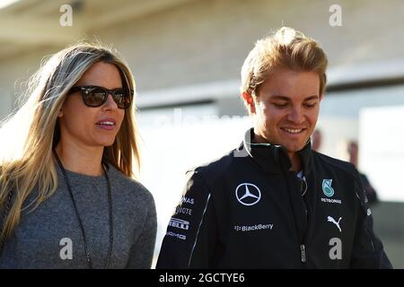 Nico Rosberg (GER) Mercedes AMG F1 avec sa femme Vivian Rosberg (GER). Grand Prix des États-Unis, samedi 1er novembre 2014. Circuit of the Americas, Austin, Texas, États-Unis. Banque D'Images