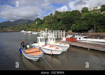 GUADELOUPE, FRANCE - 5 DÉCEMBRE 2019 : bateaux portuaires à trois-Rivières, îles de la Guadeloupe. La Guadeloupe a 650,000 visiteurs annuels. Banque D'Images