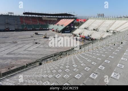 Travaux de construction dans l'arène du stade. Visite du circuit Autodromo Hermanos Rodriguez, Mexico, Mexique. Jeudi 22 janvier 2015. Banque D'Images