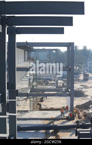 Construction des chenilles. Visite du circuit Autodromo Hermanos Rodriguez, Mexico, Mexique. Jeudi 22 janvier 2015. Banque D'Images