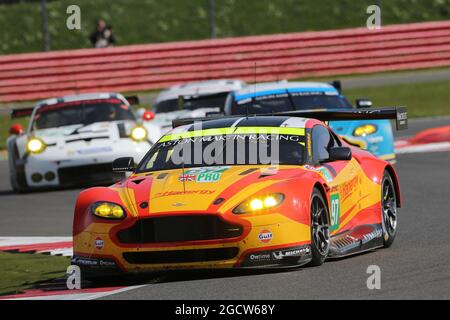 Darren Turner (GBR) / Stefan Mucke (GER) #97 Aston Martin Vantage V8. FIA World Endurance Championship, Round 1, Dimanche 12 avril 2015. Silverstone, Angleterre. Banque D'Images