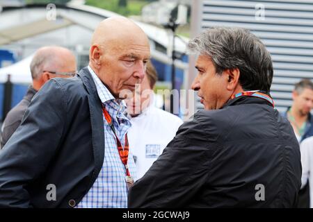 (De gauche à droite): Peter Brabeck-Letmathe (AUT) Président de la Formule 1 avec Pasquale Lattuneddu (ITA) de la FOM. Grand Prix d'Autriche, samedi 20 juin 2015. Spielberg, Autriche. Banque D'Images