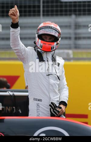 Jenson Button (GBR) McLaren sur la grille. Grand Prix de Grande-Bretagne, dimanche 5 juillet 2015. Silverstone, Angleterre. Banque D'Images