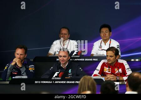 Conférence de presse de la FIA (de l'arrière-plan (de gauche à droite) : Jonathan Neale (GBR) McLaren Chief Operating Officer ; Yasuhisa Arai (JPN) Honda Motorsport Chief Officer ; Christian Horner (GBR) Red Bull Racing Team principal ; Paddy Lowe (GBR) Mercedes TrackAMG F1 Executive Director (Technical) ; Luigi Fraboni (ITA) Head of Engine Operations Side Engine Operations. Grand Prix japonais, vendredi 25 septembre 2015. Suzuka, Japon. Banque D'Images