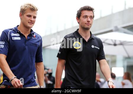 (De gauche à droite) : Marcus Ericsson (SWE) Sauber F1 Team avec Jolyon Palmer (GBR) Lotus F1 Team Test and Reserve Driver. Grand Prix brésilien, vendredi 13 novembre 2015. Sao Paulo, Brésil. Banque D'Images