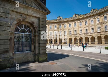 Le croissant récemment restauré à Buxton, Derbyshire, Angleterre. Juin 2021. Banque D'Images