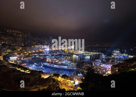Monaco pittoresque la nuit. Grand Prix de Monaco, samedi 28 mai 2016. Monte Carlo, Monaco. Banque D'Images