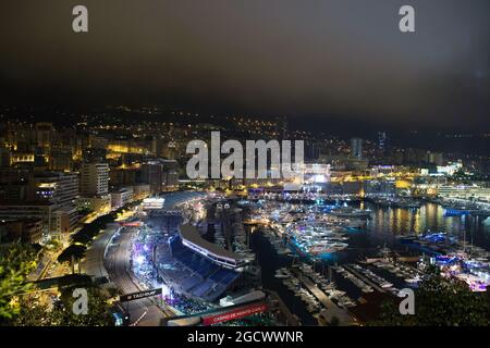 Monaco pittoresque la nuit. Grand Prix de Monaco, samedi 28 mai 2016. Monte Carlo, Monaco. Banque D'Images