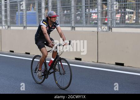 Carlos Sainz Jr (ESP) Scuderia Toro Rosso fait le tour du circuit. Banque D'Images