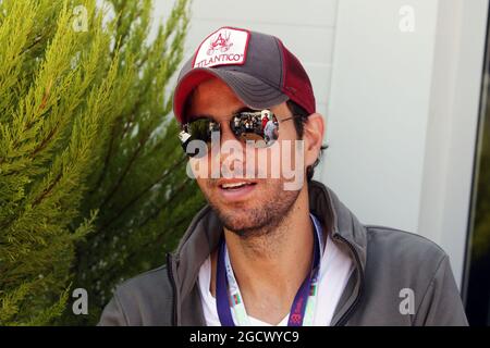 Enrique Iglesias (ESP) chanteur, invité de l'équipe de F1 Sahara Force India. Grand Prix d'Europe, dimanche 19 juin 2016. Circuit de la ville de Bakou, Azerbaïdjan. Banque D'Images