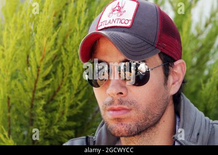 Enrique Iglesias (ESP) chanteur, invité de l'équipe de F1 Sahara Force India. Grand Prix d'Europe, dimanche 19 juin 2016. Circuit de la ville de Bakou, Azerbaïdjan. Banque D'Images