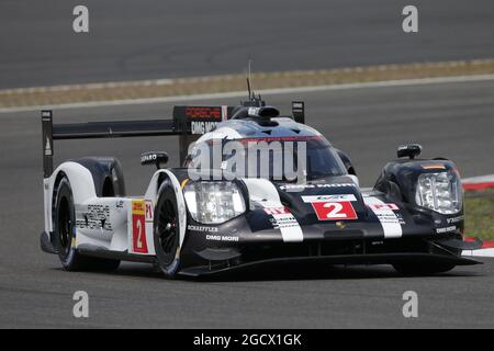 Romain Dumas (FRA) / Neel Jani (SUI) / Marc Lieb (GER) #02 Porsche Team Porsche 919 Hybrid. FIA World Endurance Championship, Round 4, vendredi 22 juillet 2016. Nurburgring, Allemagne. Banque D'Images