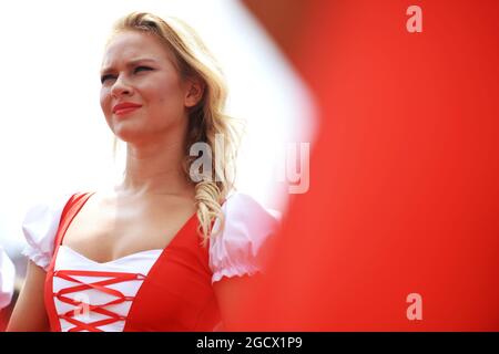 Fille grille. Grand Prix de Hongrie, dimanche 24 juillet 2016. Budapest, Hongrie. Banque D'Images