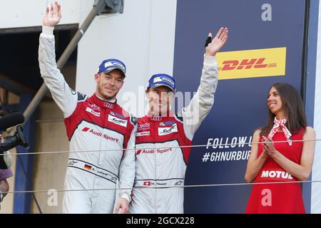 Troisième place Marcel Fassler (SUI) / Andre Lotterer (GER) #07 Audi Sport Team Joest Audi R18 fêtent sur le podium. Championnat du monde d'endurance FIA, Round 4, Dimanche 24 juillet 2016. Nurburgring, Allemagne. Banque D'Images