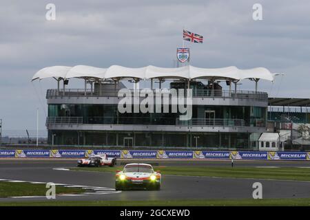 Michael Christensen (DEN) / Kevin estre (FRA) / Dirk Werner (GER) #92 équipe Porsche GT, Porsche 911 RSR. Championnat du monde d'endurance FIA, 1ère partie, dimanche 16 avril 2017. Silverstone, Angleterre. Banque D'Images