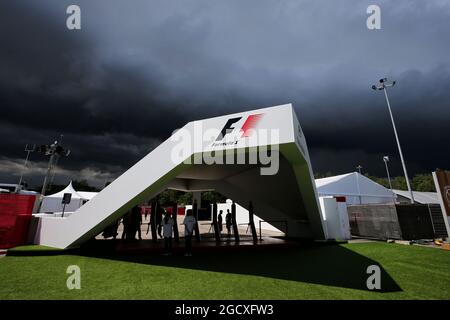 Entrée de F1 Paddock. Grand Prix d'Espagne, jeudi 11 mai 2017. Barcelone, Espagne. Banque D'Images