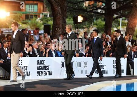 (De gauche à droite): Stoffel Vandoorne (bel) McLaren; Marcus Ericsson (SWE) Sauber F1 Team; Pascal Wehrlein (GER) Sauber F1 Team; et Charles Leclerc (mon) Ferrari Development Driver, au salon Amber Fashion Show. Grand Prix de Monaco, vendredi 26 mai 2017. Monte Carlo, Monaco. Banque D'Images