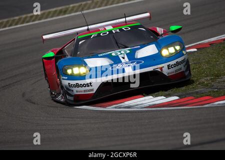 Stefan Mucke (GER) / Oliver Pla (FRA) #66 Ford Chip Ganassi Team UK Ford GT. Championnat du monde d'endurance FIA, Round 4, Dimanche 16 juillet 2017. Nurburgring, Allemagne. Banque D'Images